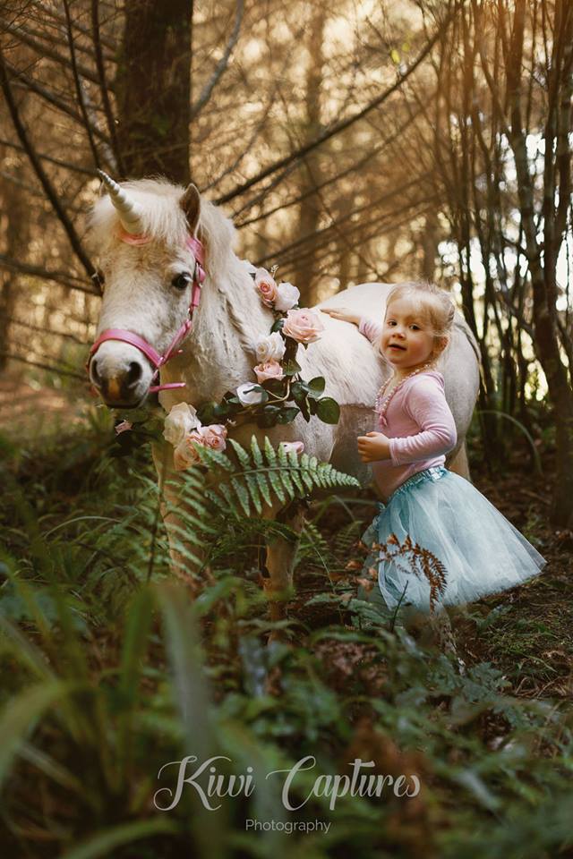 Kiwi Captures Unicorn Photo Shoot
